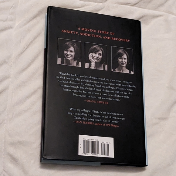 🆕 Between Breaths a Memoir of Panic and Addiction by Elizabeth Vargas - Picture 2 of 2